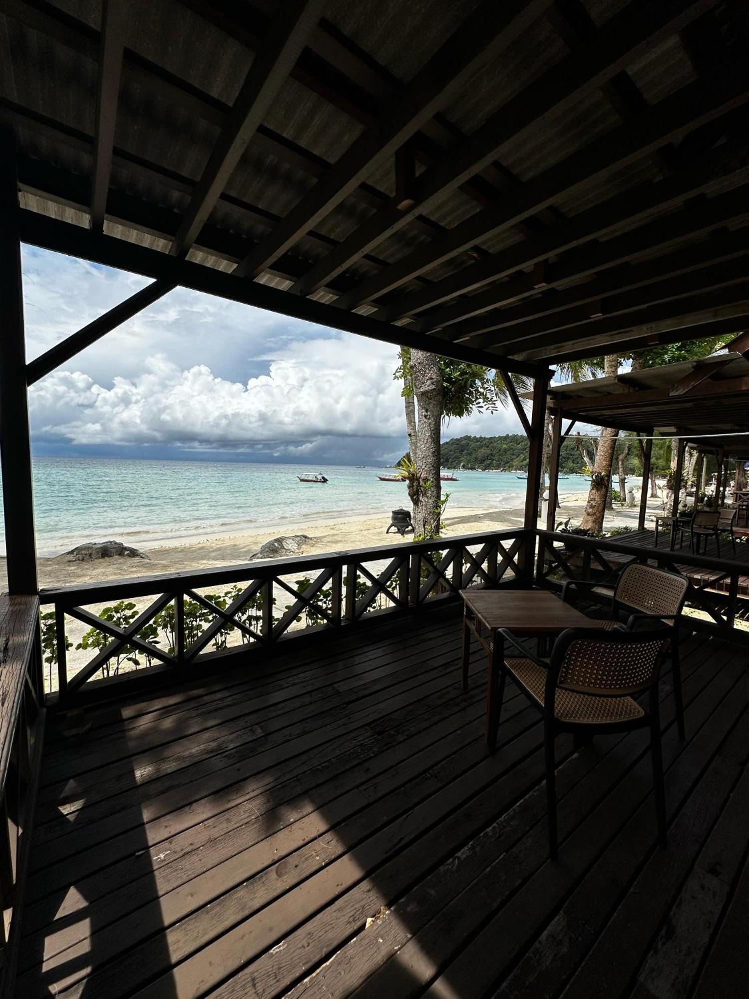 Beach Resort - Arwana Perhentian Besar Kampung Kuala Besut Buitenkant foto