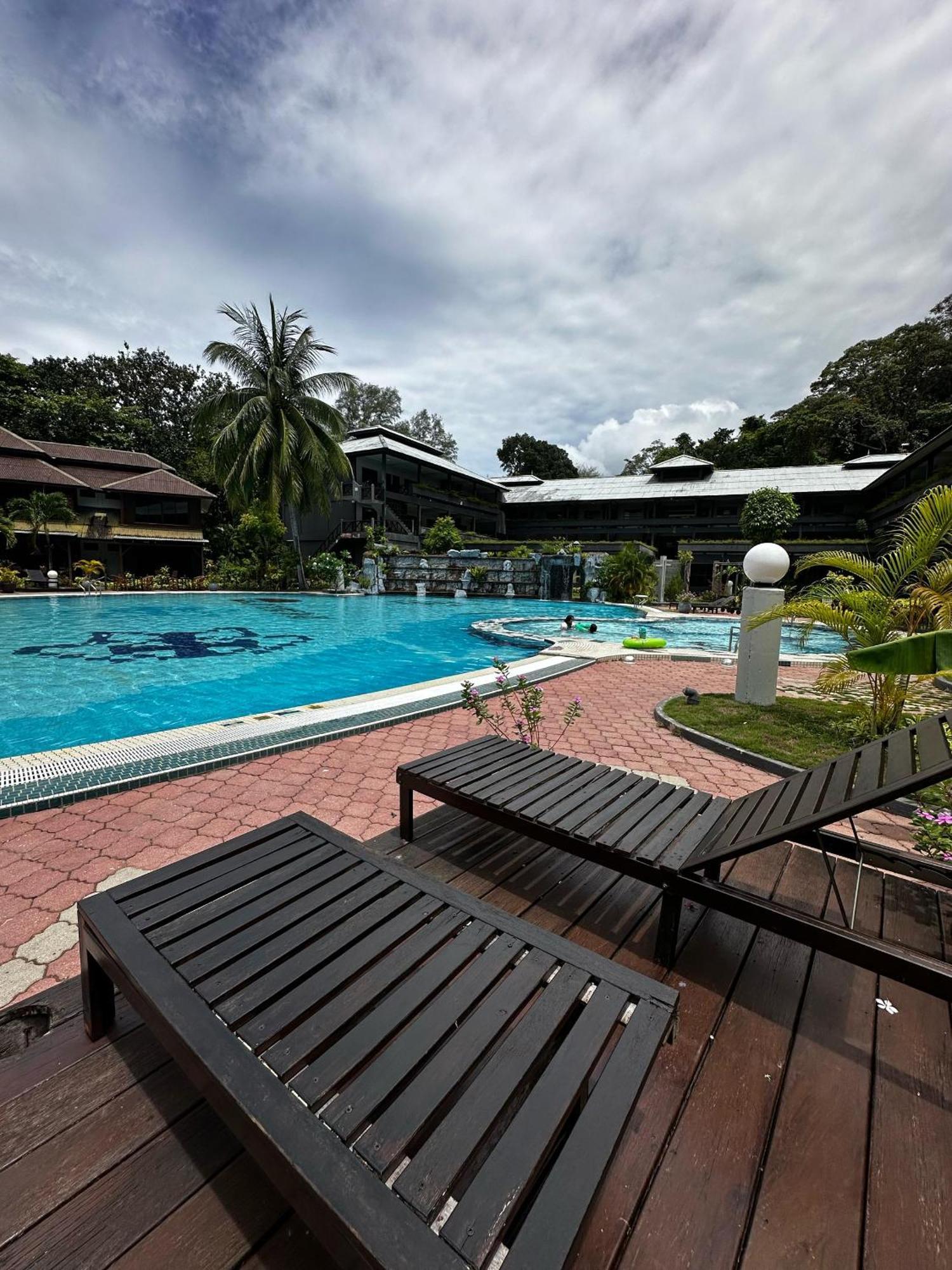 Beach Resort - Arwana Perhentian Besar Kampung Kuala Besut Buitenkant foto